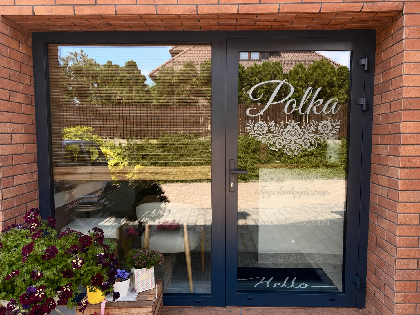 Wejście do salonu Polka w Gliwicach